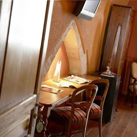 Hotel Logis Le Cheval Blanc