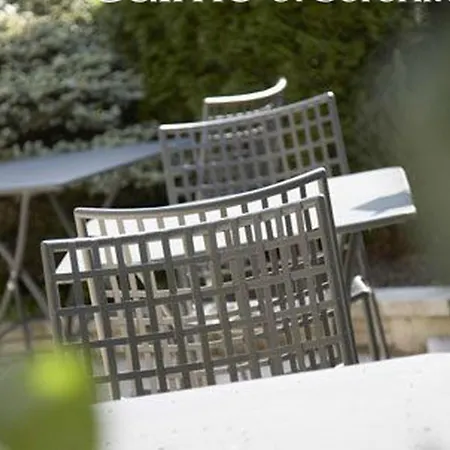 Hotel Logis Le Cheval Blanc