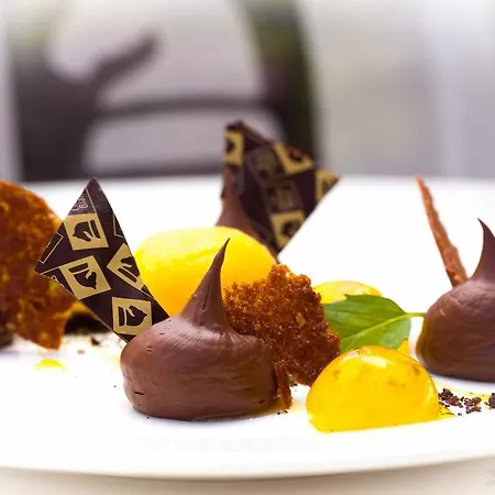 Hotel Logis Le Cheval Blanc 3*