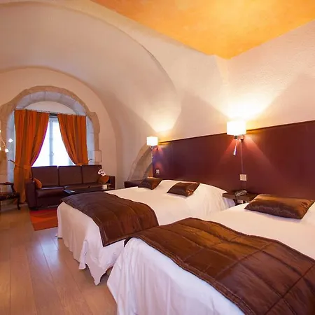 Hotel Logis Le Cheval Blanc 3*