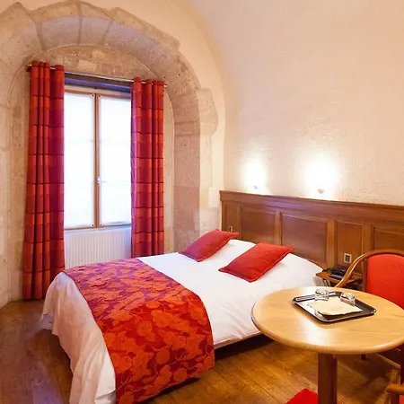 Hotel Logis Le Cheval Blanc