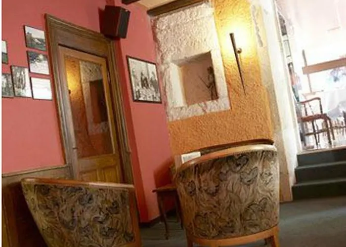 Logis Le Cheval Blanc 3*