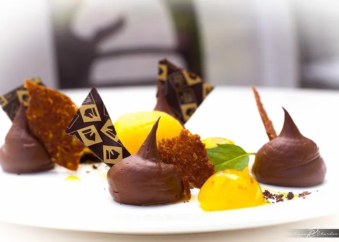 Hotel Logis Le Cheval Blanc 3*